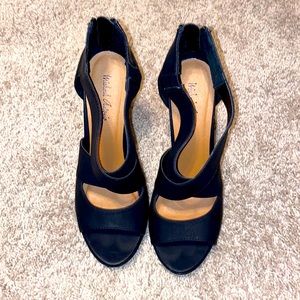 Very sexy Michael Antonio sky high heels